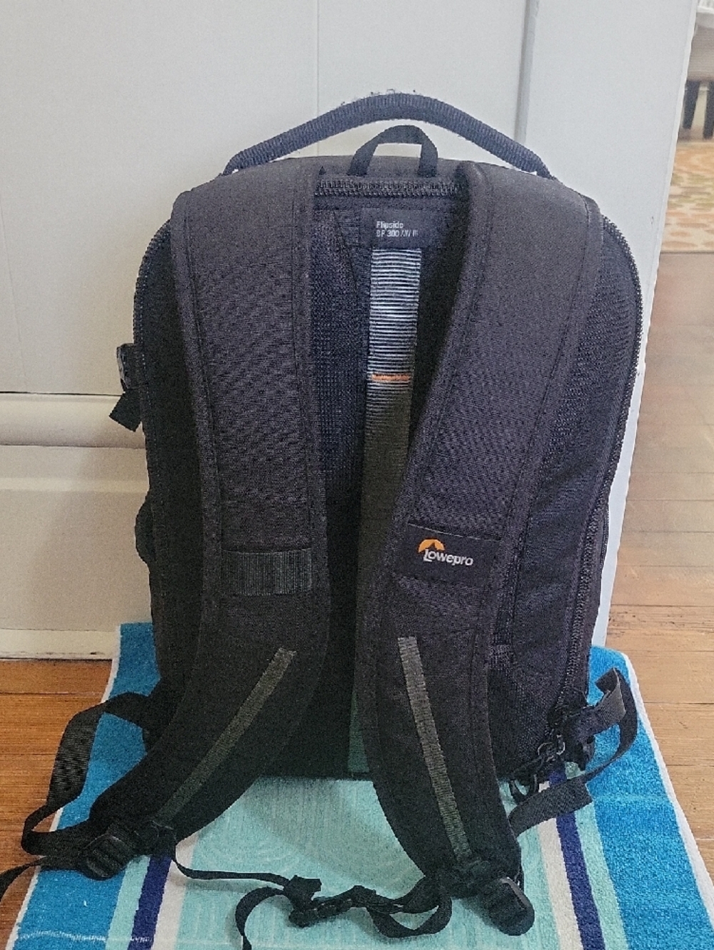 Lowpro Camera Backpack - Picture 3 of 15